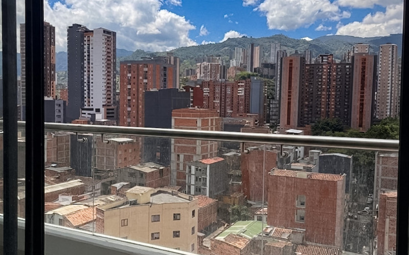 Modern Studio Apartment for Sale in Sabaneta | Las Vegas Ave Area - 10th Floor Mountain View