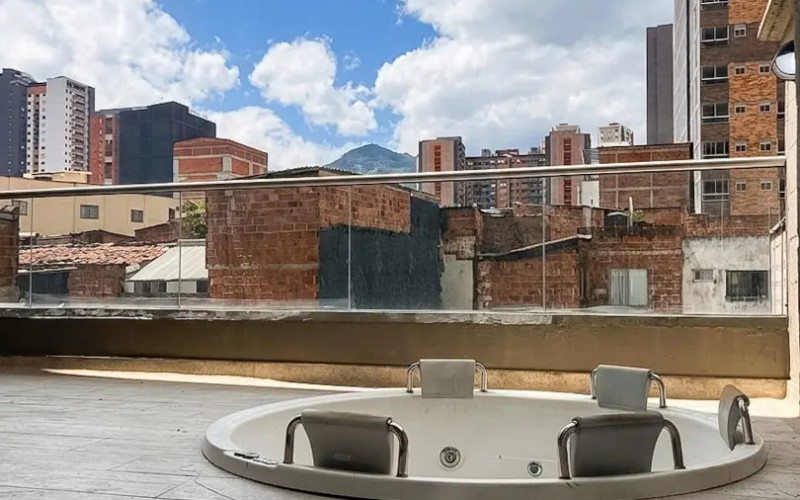 Modern Studio Apartment for Sale in Sabaneta | Las Vegas Ave Area - 10th Floor Mountain View