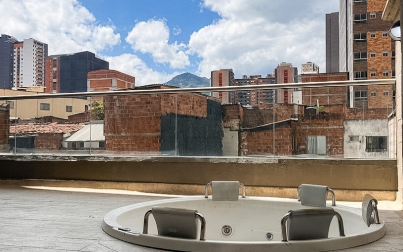 Modern Studio Apartment for Sale in Sabaneta | Las Vegas Ave Area - 10th Floor Mountain View