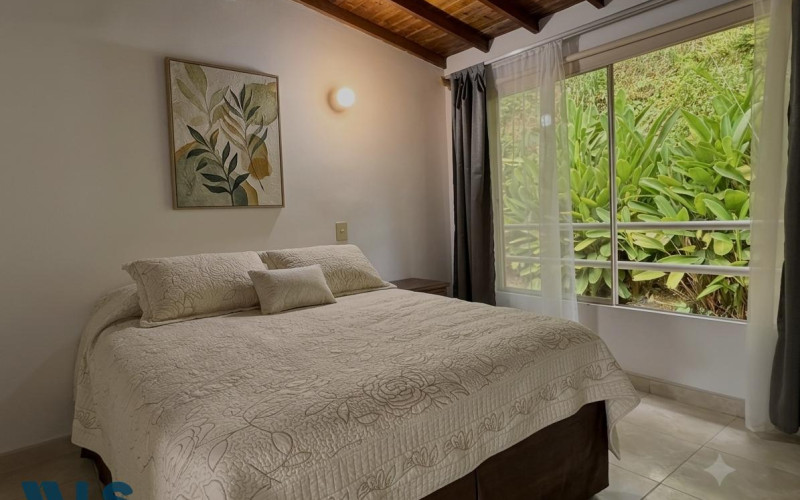 Casa en Envigado en Loma del Barro