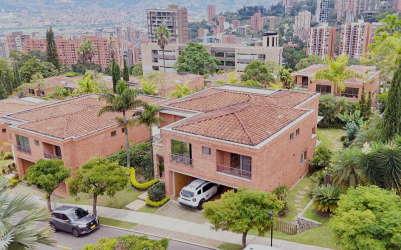 Casa en Medellín en El Poblado