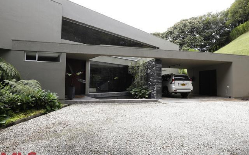 Casa en Rionegro en V. Llanogrande