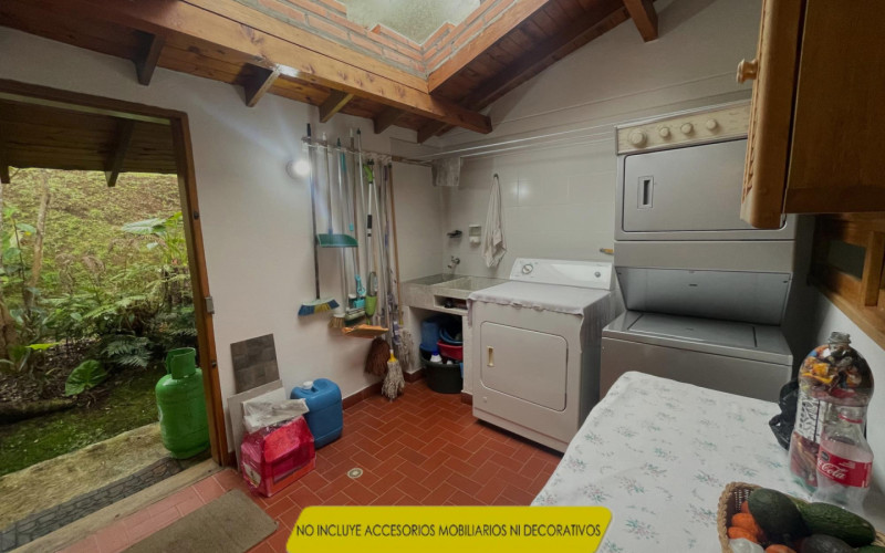 Casa en El Retiro en V. Carrizales