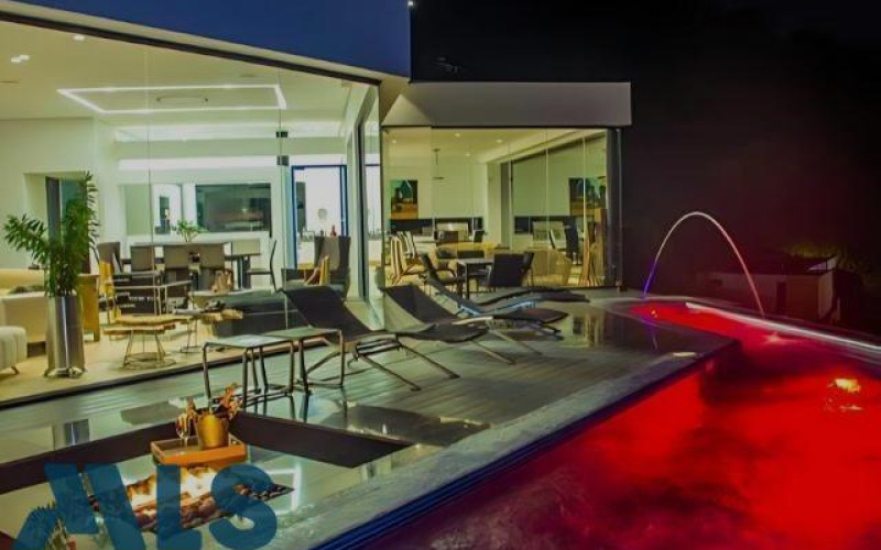 Casa en Medellín en Las Palmas