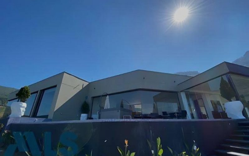 Casa en Medellín en Las Palmas