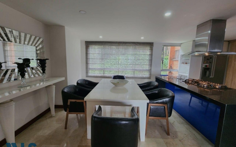 Apartamento en Medellín en Altos del Poblado