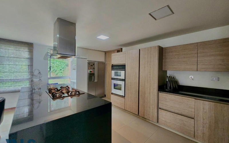 Apartamento en Medellín en Altos del Poblado