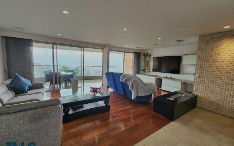 Apartamento en Medellín en Altos del Poblado