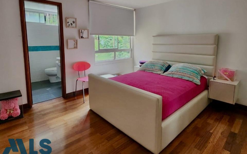 Apartamento en Medellín en Altos del Poblado