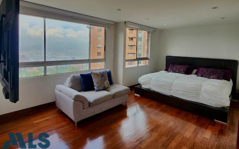 Apartamento en Medellín en Altos del Poblado