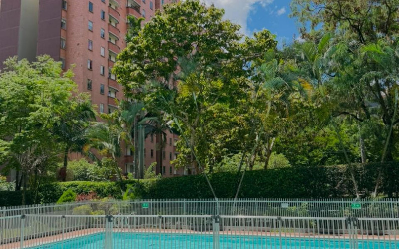 Apartamento en Medellín en Los Colores