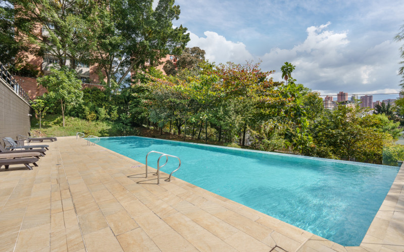Furnished Luxury Loft for Sale in El Poblado Lalinde | Mid-Term Rental Ready | Art Living