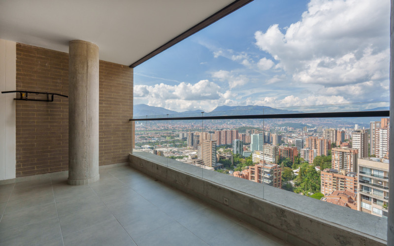 Furnished Luxury Loft for Sale in El Poblado Lalinde | Mid-Term Rental Ready | Art Living