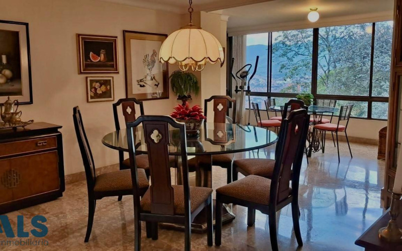 Apartamento en Medellín en Altos del Poblado