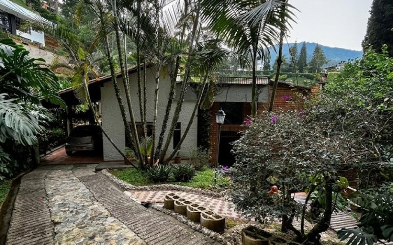 Monte Azul Country House – Luxury, Nature & Spacious Living in La Doctora, Sabaneta