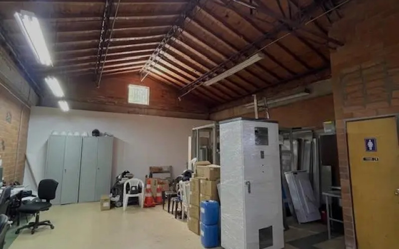 Bodega en Medellín en Barrio Colombia
