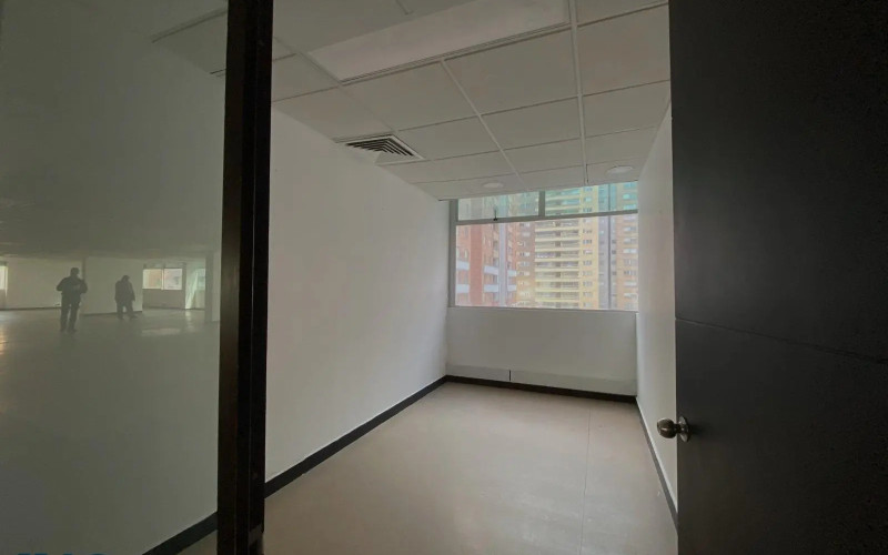 Oficina en Medellín en Ciudad del Rio