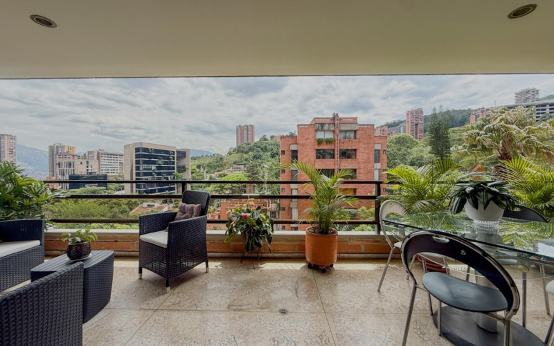 Apartamento en Medellín en Las Lomas Nº 1