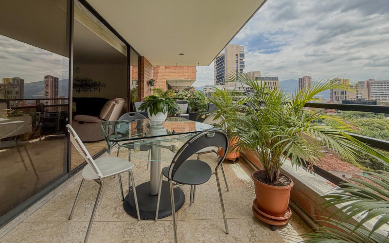 Apartamento en Medellín en Las Lomas Nº 1