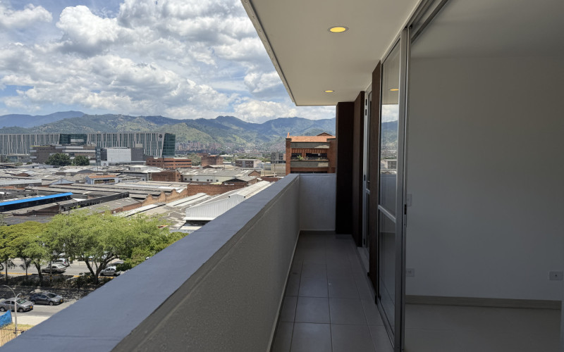 Apartment for Sale in San Diego, El Poblado | 57 sq m with Balcony & City View