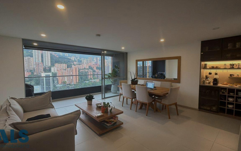 Apartamento en Medellín en Ciudad del Rio
