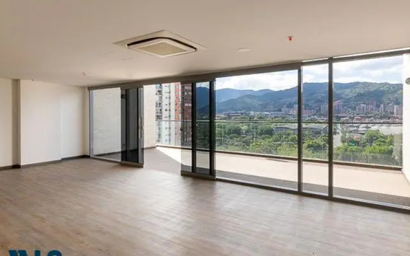 Oficina en Medellín en La Aguacatala