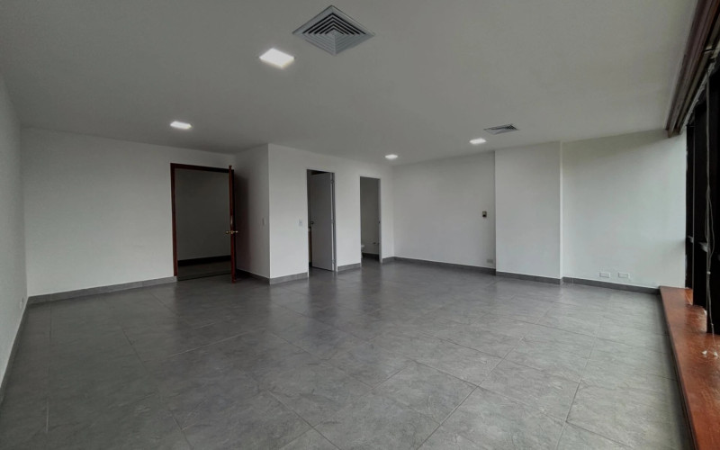 Oficina en Medellín en La Aguacatala