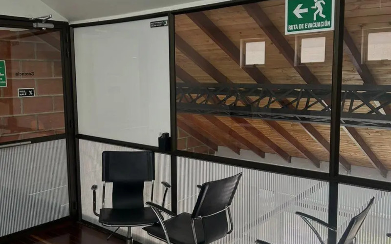 Oficina en Medellín en Conquistadores