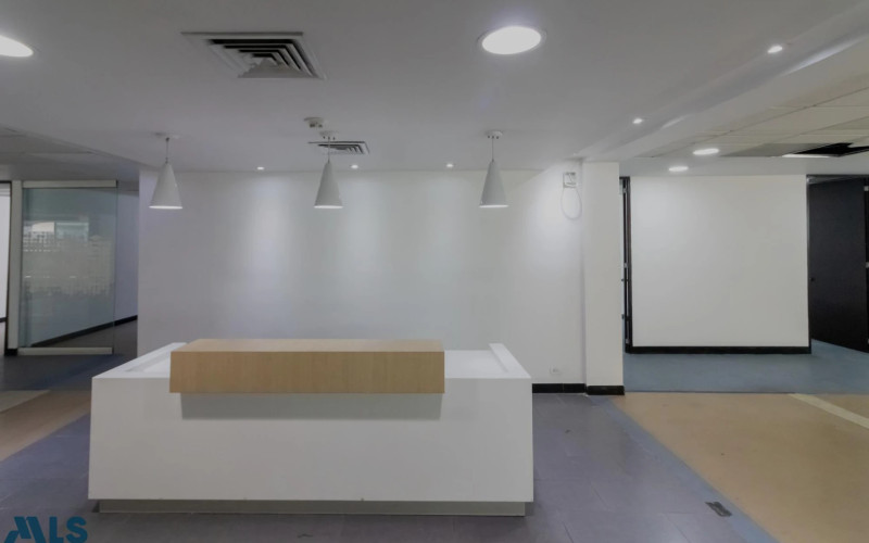 Oficina en Medellín en Ciudad del Rio