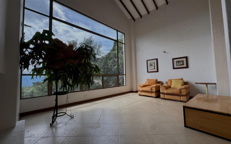 Casa en Envigado en Loma del Escobero
