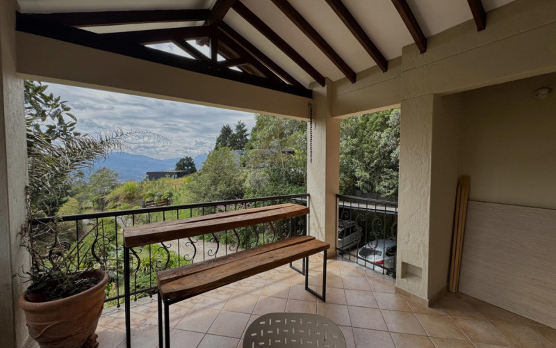 Casa en Envigado en Loma del Escobero