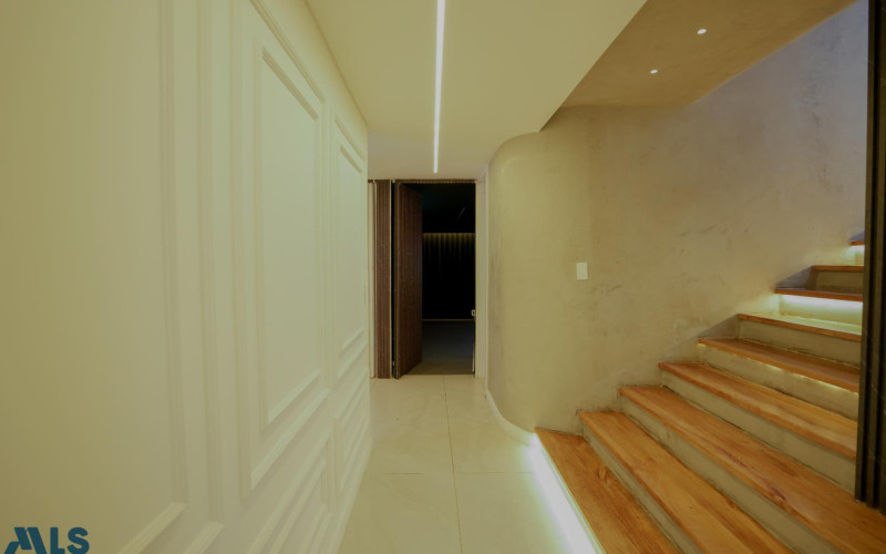Ultra-Luxury San Lucas Penthouse with Private Pool & Home Theater in El Poblado
