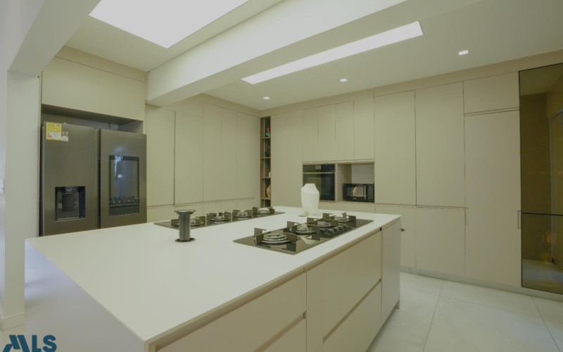 Ultra-Luxury San Lucas Penthouse with Private Pool & Home Theater in El Poblado