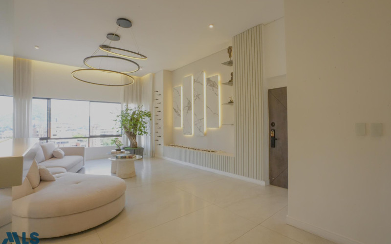 Ultra-Luxury San Lucas Penthouse with Private Pool & Home Theater in El Poblado