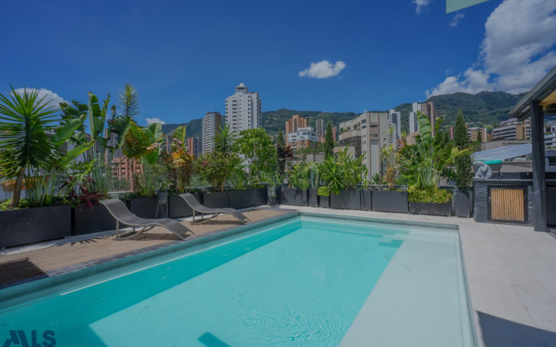 Ultra-Luxury San Lucas Penthouse with Private Pool & Home Theater in El Poblado