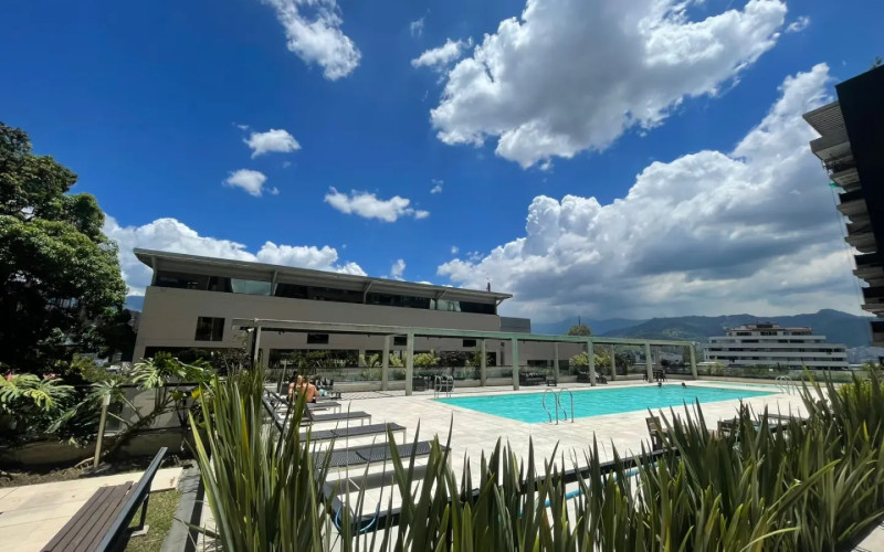 For Rent Elegant PH Apartment with Panoramic Views for Rent in Lalinde, El Poblado