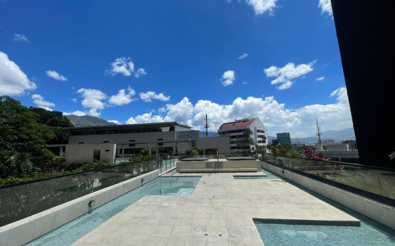 For Rent Elegant Top-Floor Apartment with Panoramic Views for Rent in Lalinde, El Poblado