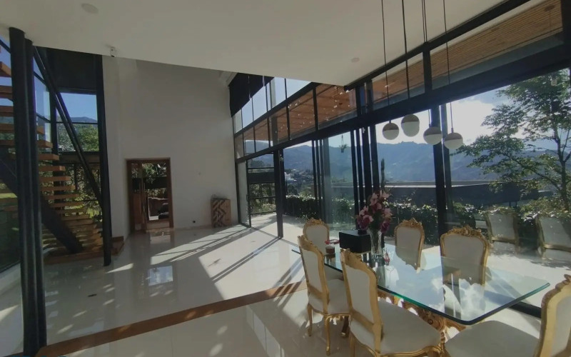 Casa en Envigado en Loma del Escobero