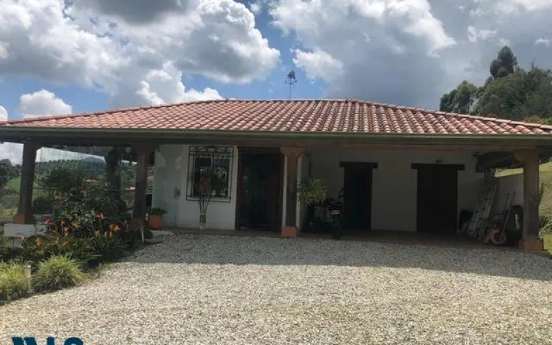 Finca Recreativa en Marinilla en Cascajo Abajo