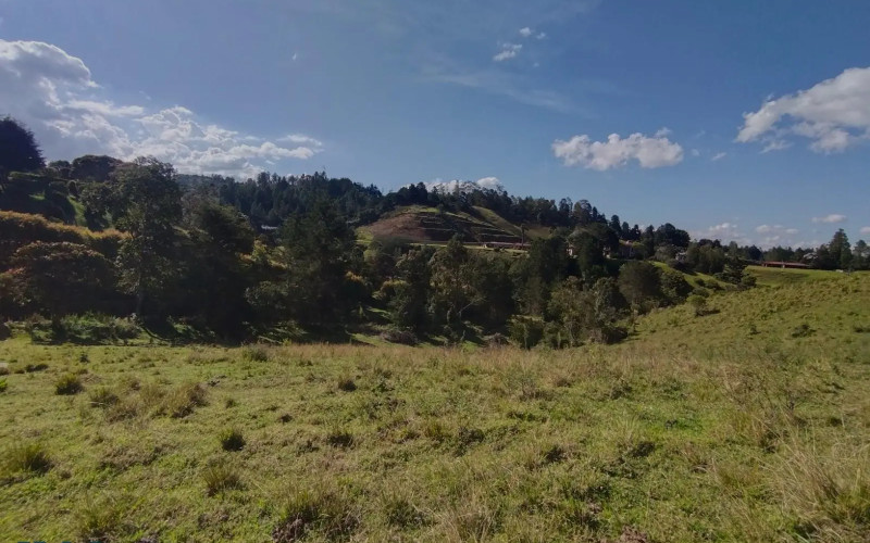 Lote Residencial en El Retiro en V. El Chuscal