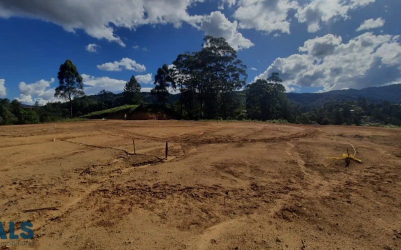Lote Residencial en El Retiro en Sector La Arcadia