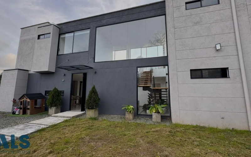 Casa en San Vicente en Chaparral