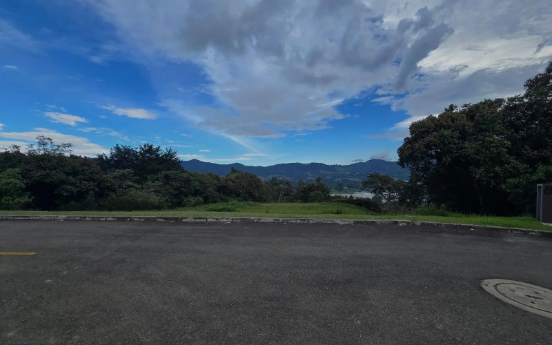 Lote Residencial en La Ceja en V. EL Capiro