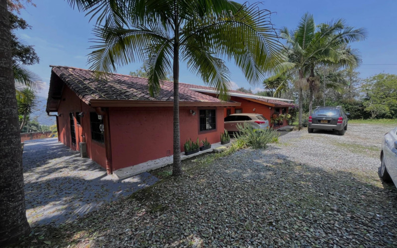 Casa en Envigado en Loma del Escobero
