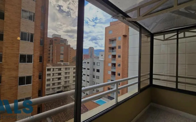 Apartamento en Medellín en Laureles