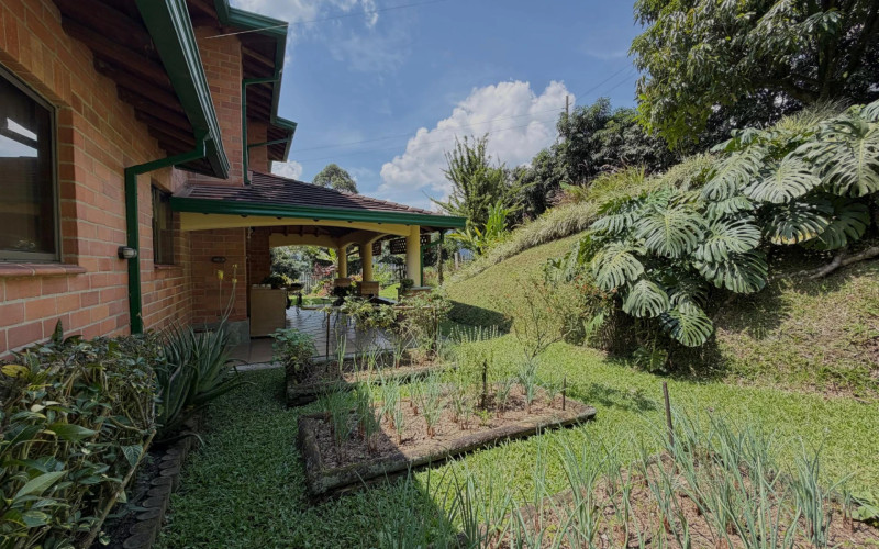 Casa en Sabaneta en Las Lomitas