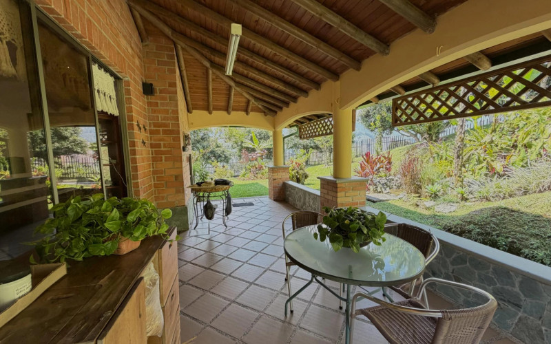 Casa en Sabaneta en Las Lomitas