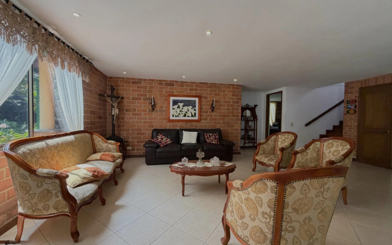Casa en Sabaneta en Las Lomitas