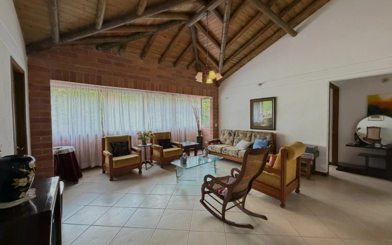 Casa en Sabaneta en Las Lomitas