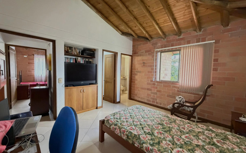 Casa en Sabaneta en Las Lomitas